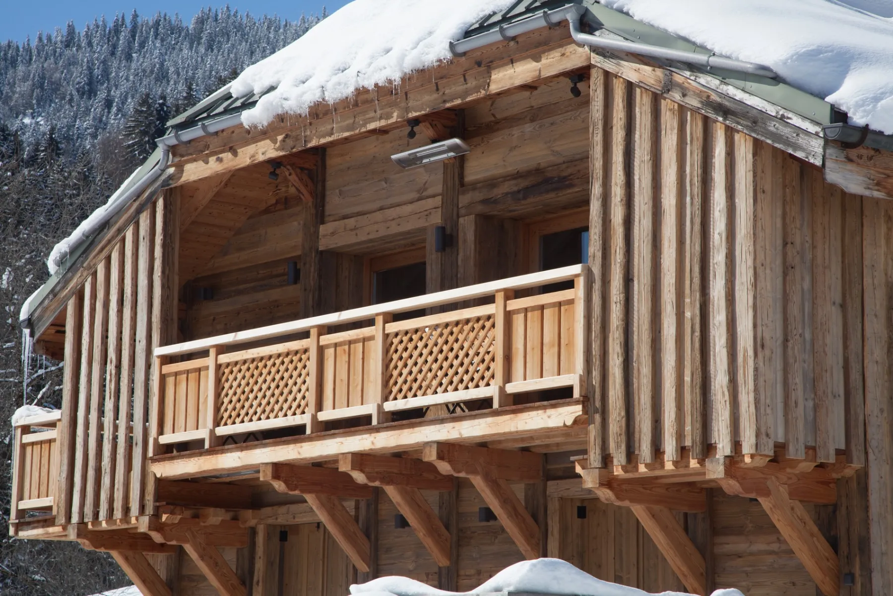 Rénovation bardage bois extérieur d’un chalet à Megève