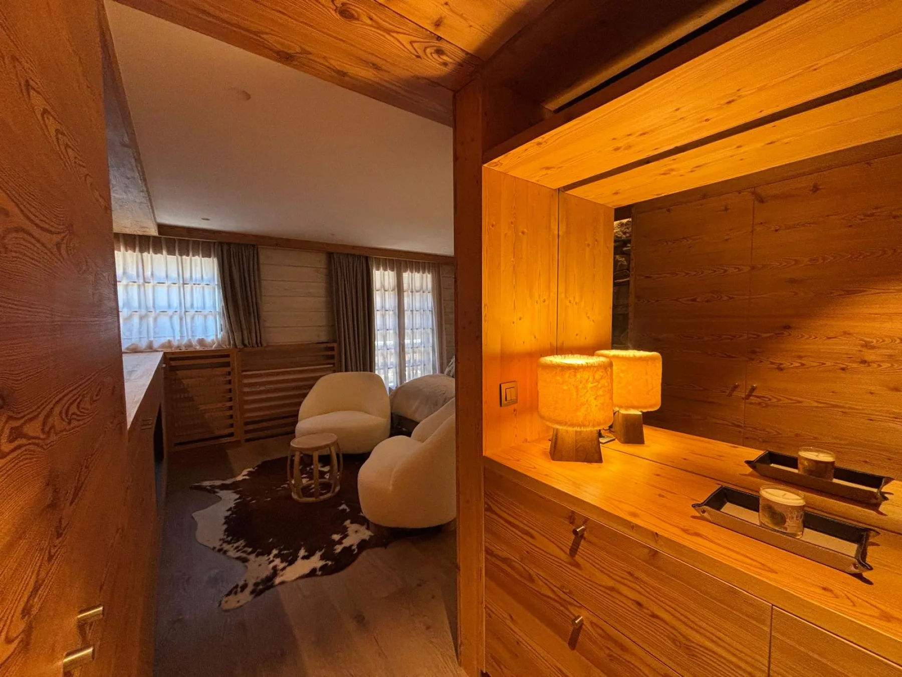 Rénovation complète d’une chambre parentale avec salle de bains à Megève Rénovation complète d’une chambre parentale avec salle de bains à Megève